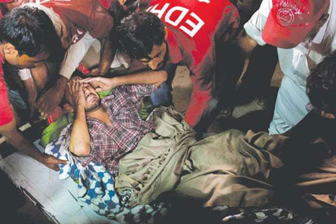 বেলুচিস্তানে মাজারে বিস্ফোরণে: নিহতের সংখ্যা বেড়ে ৫২
