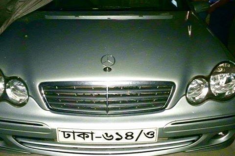 ৫ কোটি টাকার গাড়ি চালানো হচ্ছিল শুল্ক ফাঁকি দিয়ে!