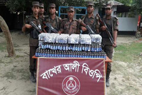 বালুর ট্রলিতে লুকিয়ে পাচার: ১৪৫০ বোতল ফেনসিডিল জব্দ