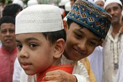 প্রধান ঈদ জামাত জাতীয় ঈদগাহে, শোলাকিয়ায় বৃহত্তম