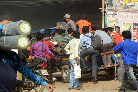 বাসশূন্য রাজধানীতে জনদুর্ভোগ চরমে