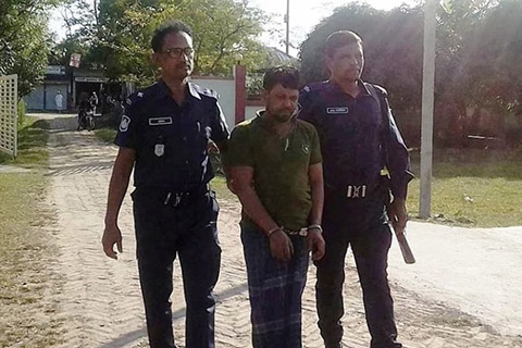 ইন্টারনেটে অশ্লীল ছবি ছড়িয়ে দেওয়ার ভয় দেখিয়ে ধর্ষণ