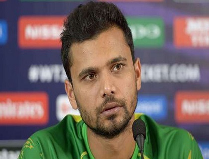 বাংলাদেশের একটি ট্রফি দরকার: মাশরাফি