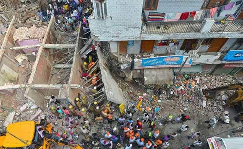 দিল্লিতে ভবন ধসে চার শিশুসহ নিহত ৫
