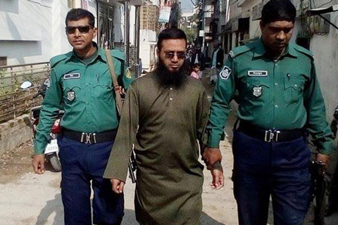 রাজশাহীতে `জিনের বাদশাহ` আটক