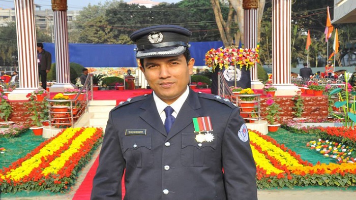 ডেমরা জোনের সহকারি কমিশনার (এসি) ইফতেখায়রুল ইসলাম ডেমরা জোনের সহকারি কমিশনার (এসি) ইফতেখায়রুল ইসলাম
