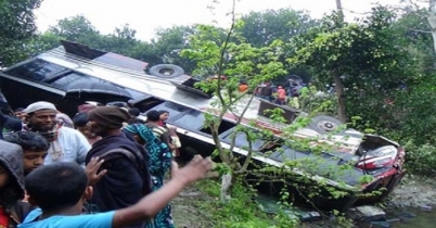বাগেরহাটে বাস খাদে পড়ে নিহত ৩