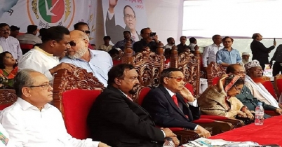 মঞ্চে এরশাদ, নেতাকর্মীদের ঢল