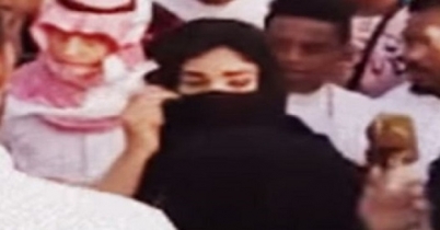 এবার সৌদিতে প্রকাশ্যে নারী নিগ্রহ
