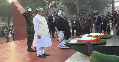 বুদ্ধিজীবীদের স্মৃতিতে রাষ্ট্রপতি-প্রধানমন্ত্রীর শ্রদ্ধা