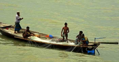 মাদারীপুরে ইলিশ শিকার, ৪ জেলের কারাদণ্ড