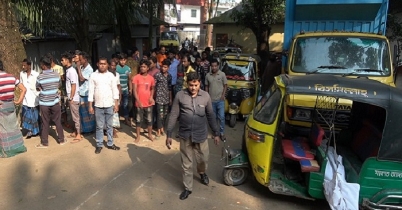 চাঁদপুরে ট্রাকচাপায় অটোরিকশার তিন যাত্রী নিহত