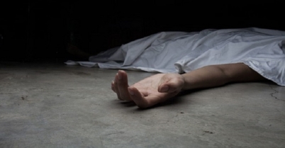 মায়ের কোল থেকে ছিটকে পড়ে শিশুর মৃত্যু