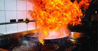 রাজধানীতে বাসায় আগুন: দগ্ধদের এক জনের মৃত্যু