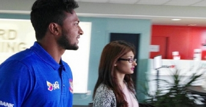 বনানীর আগুনে ভয়ে কাঁপছেন সাকিবপত্নী