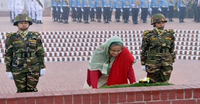 জাতীয় স্মৃতিসৌধে প্রধানমন্ত্রী ও মন্ত্রী-এমপিদের শ্রদ্ধা