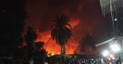 উত্তরায় বস্তিতে আগুন