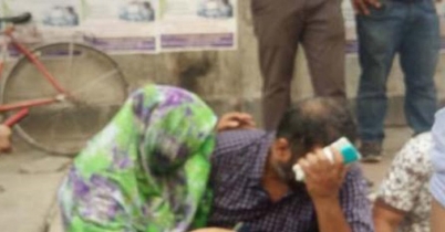 বেঁচে ফেরার পর স্ত্রীকে জড়িয়ে কেঁদে ফেললেন আরিফ