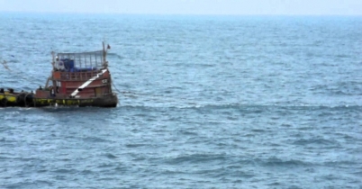 সেন্টমার্টিনে তিন ট্রলার ডুবি, নিখোঁজ ৮