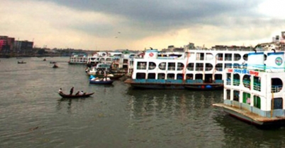 তিতলির তেজ কমায় শুরু হয়েছে নৌ চলাচল