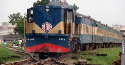 রাজবাড়ীতে ট্রেনের ধাক্কায় তিন শ্রমিক নিহত