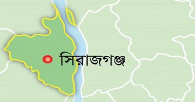 দুই বাসের প্রতিযোগিতা: একটি পানিতে আরেকটি খাদে