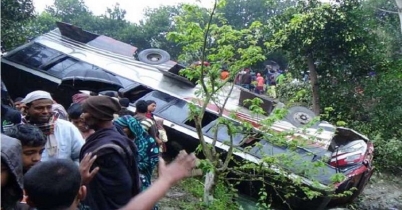সিলেটে বাস খাদে পড়ে নিহত ২