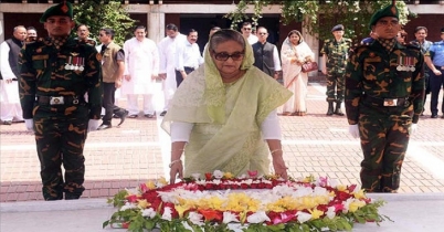 বঙ্গবন্ধুর সমাধিতে শ্রদ্ধা জানালেন প্রধানমন্ত্রী