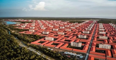 ভাসানচরের পথে আরো চার হাজার রোহিঙ্গা