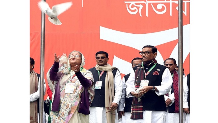 প্রধানমন্ত্রী শেখ হাসিনা ঢাকায় সোহরাওয়ার্দী উদ্যানে বেলুন ও পায়রা উড়িয়ে বাংলাদেশ আওয়ামী লীগের ২১তম জাতীয় সম্মেলন ২০১৯ এর উদ্বোধন করেন।- ছবি: সংগৃহীত