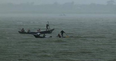 যমুনায় নৌকাডুবি, নিখোঁজদের সন্ধানে উদ্ধার অভিযান চলছে 