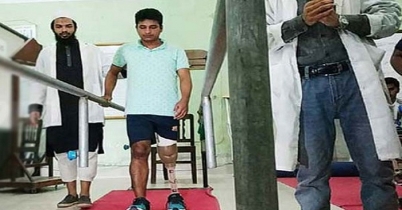 কৃত্রিম পা পেলেন গ্রিন লাইনের সেই রাসেল