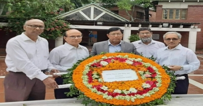 বঙ্গবন্ধুর মাজারে বিএসি`র চেয়ারম্যান ও নবনিযুক্ত সদস্যদের শ্রদ্ধা