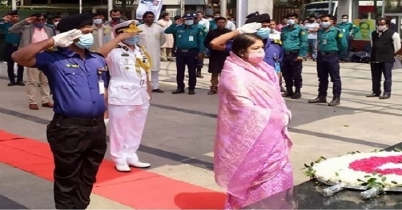 বঙ্গবন্ধুর প্রতিকৃতিতে স্পিকারের শ্রদ্ধা