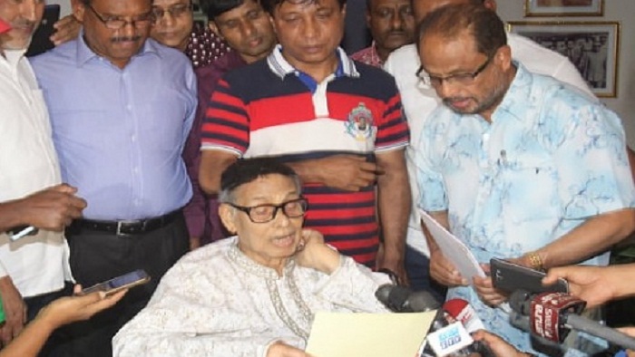 শিনিবার রাতের সংবাদ সম্মেলনে দুই সহোদর এরশাদ ও জি এম কাদের -ফাইল ফটো শিনিবার রাতের সংবাদ সম্মেলনে দুই সহোদর এরশাদ ও জি এম কাদের -ফাইল ফটো