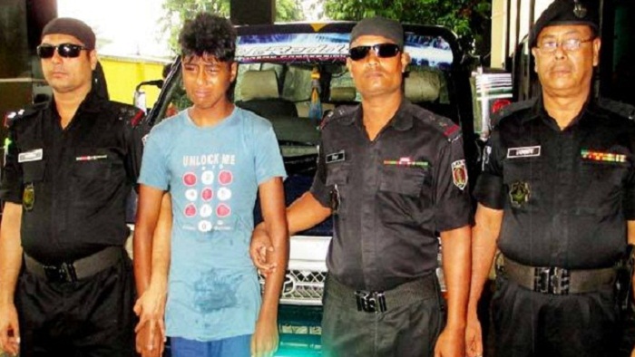 গ্রেপ্তার মােইক্রো চালক রাসেল গ্রেপ্তার মােইক্রো চালক রাসেল