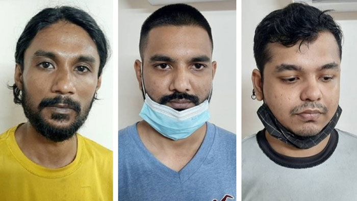 গাঁজার কেক বিক্রির অভিযোগে আটক বাঁ থেকে কাফিল ওয়ারা রাফিদ, সাইফুল ইসলাম সাইফ ও কাজী রিসালাত হোসেন। সংগৃহীত গাঁজার কেক বিক্রির অভিযোগে আটক বাঁ থেকে কাফিল ওয়ারা রাফিদ, সাইফুল ইসলাম সাইফ ও কাজী রিসালাত হোসেন। সংগৃহীত