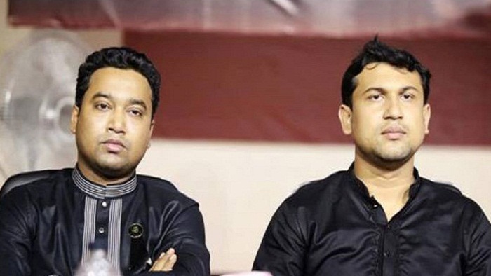 ছাত্রলীগ সভাপতি শোভন (ডানে) ও সাধারণ সম্পাদক রাব্বানী (বামে) -ফাইল ফটো ছাত্রলীগ সভাপতি শোভন (ডানে) ও সাধারণ সম্পাদক রাব্বানী (বামে) -ফাইল ফটো