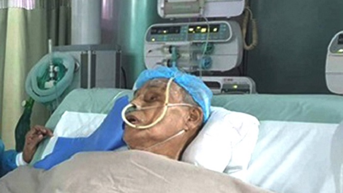 চিকিৎসাধীন জাতীয় পার্টির চেয়ারম্যান হুসেইন মুহম্মদ এরশাদ চিকিৎসাধীন জাতীয় পার্টির চেয়ারম্যান হুসেইন মুহম্মদ এরশাদ
