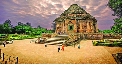 সূর্যের আলোতেই নড়েচড়ে যে ঘড়ির কাটা 