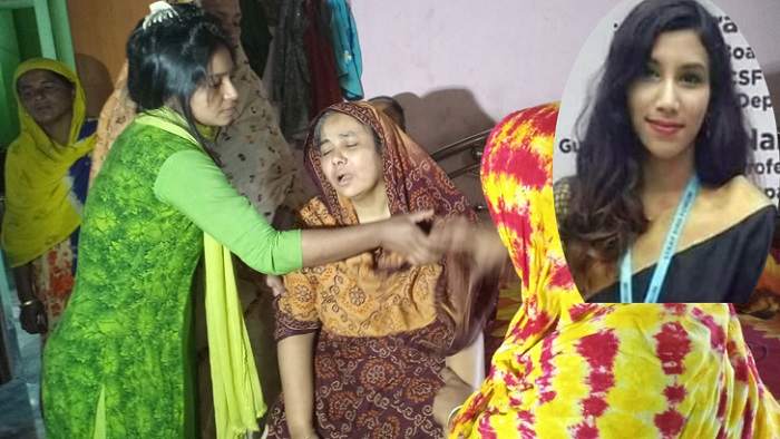 রুবাইয়াত শারমিন রুম্পার মায়ের আহাজারি (ইনসেটে রুম্পা)-ছবি: সংগৃহীত রুবাইয়াত শারমিন রুম্পার মায়ের আহাজারি (ইনসেটে রুম্পা)-ছবি: সংগৃহীত