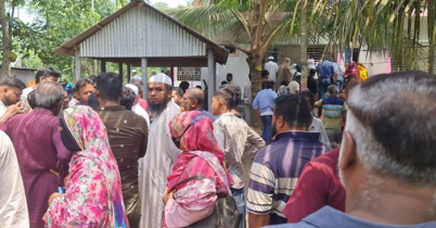একই পরিবারের ৫ জনকে গলা কেটে হত্যা, গৃহকর্তা পলাতক