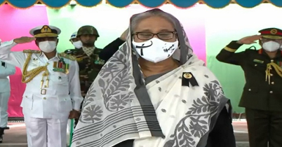 টুঙ্গিপাড়ায় বঙ্গবন্ধুর সমাধিতে প্রধানমন্ত্রীর শ্রদ্ধা