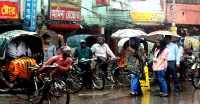 টানা বৃষ্টিতে রাজধানীবাসীর ভোগান্তি চরমে    