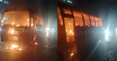 গাজীপুরে চলন্ত বাসে আগুন