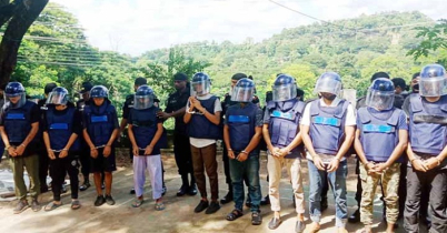 ৭ জঙ্গি ও তিন কেএনএফ সদস্যকে কারাগারে প্রেরণ
